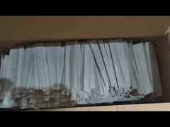 紙に覆われたパッケージ付きのコーヒーミラー